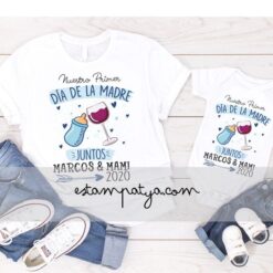 camiseta nuestro primer día de la madre brindis azul