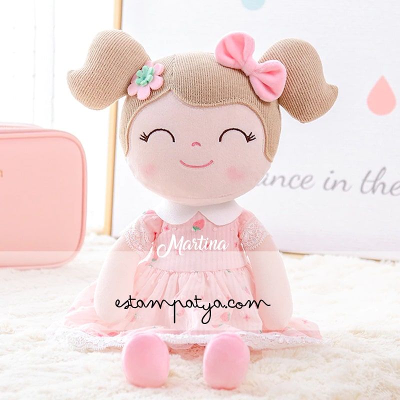 Muñeca Personalizada modelo "Vestido de Fresa" - Estampatya Muñeca Personalizada modelo "Vestido de Fresa"