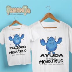 Camisetas para Papá ayuda he creado un monstruo que me tiene enamorado 1