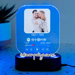 "Lámpara personalizada con foto y canción spotify"