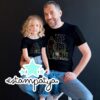 Camiseta papá the dad of us - Estampatya Camiseta papá the dad of us padre e hija