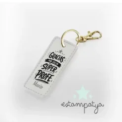 Llavero personalizado para agradecer a los profesores con frase gracias por ser un super profe y el nombre del profesor